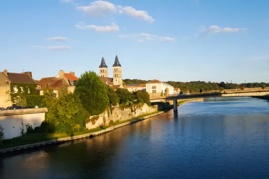 chauffeur taxi tourisme et guide a melun et sa region